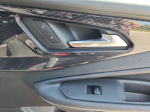 Used 2025 Chevrolet Blazer EV LT image 35