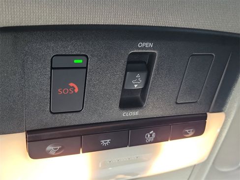 Used 2023 Nissan Sentra SR w/ SR Premium Package image 15