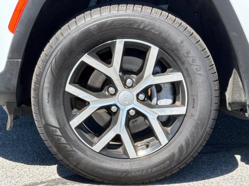 Used 2023 Jeep Grand Cherokee Limited RWD image 37