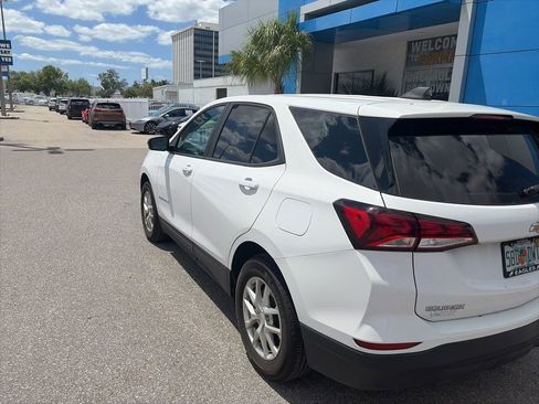 Used 2024 Chevrolet Equinox LS w/ LS Convenience Package image 6