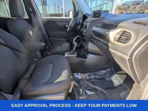 Used 2017 Jeep Renegade Latitude w/ Safety & Security Group image 17