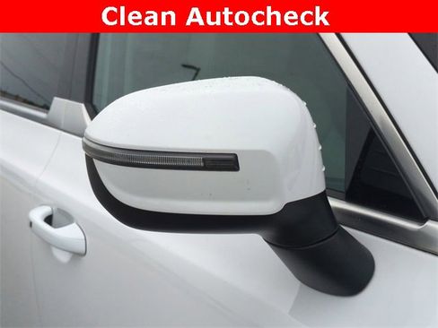 Used 2024 Kia Telluride EX image 12