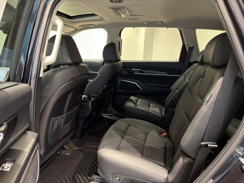 New 2025 Kia Telluride EX image 18