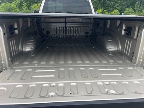 Used 2017 Ford F250 XLT w/ XLT Value Package AWD/4WD image 2