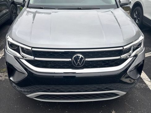 Used 2023 Volkswagen Taos SEL AWD/4WD image 4