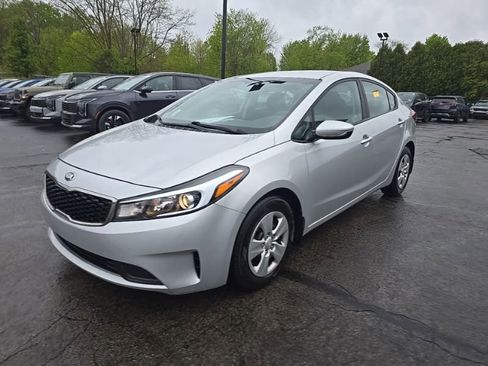 Used 2017 Kia Forte LX FWD image 3