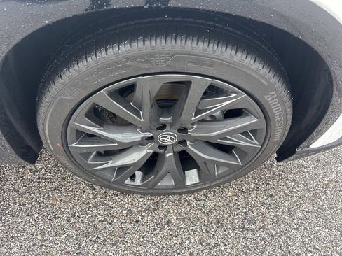 New 2025 Toyota Crown Signia Limited w/ Advanced Technology Package image 27