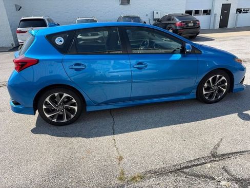 Used 2017 Toyota Corolla iM w/ All-Weather Mat Package FWD image 4