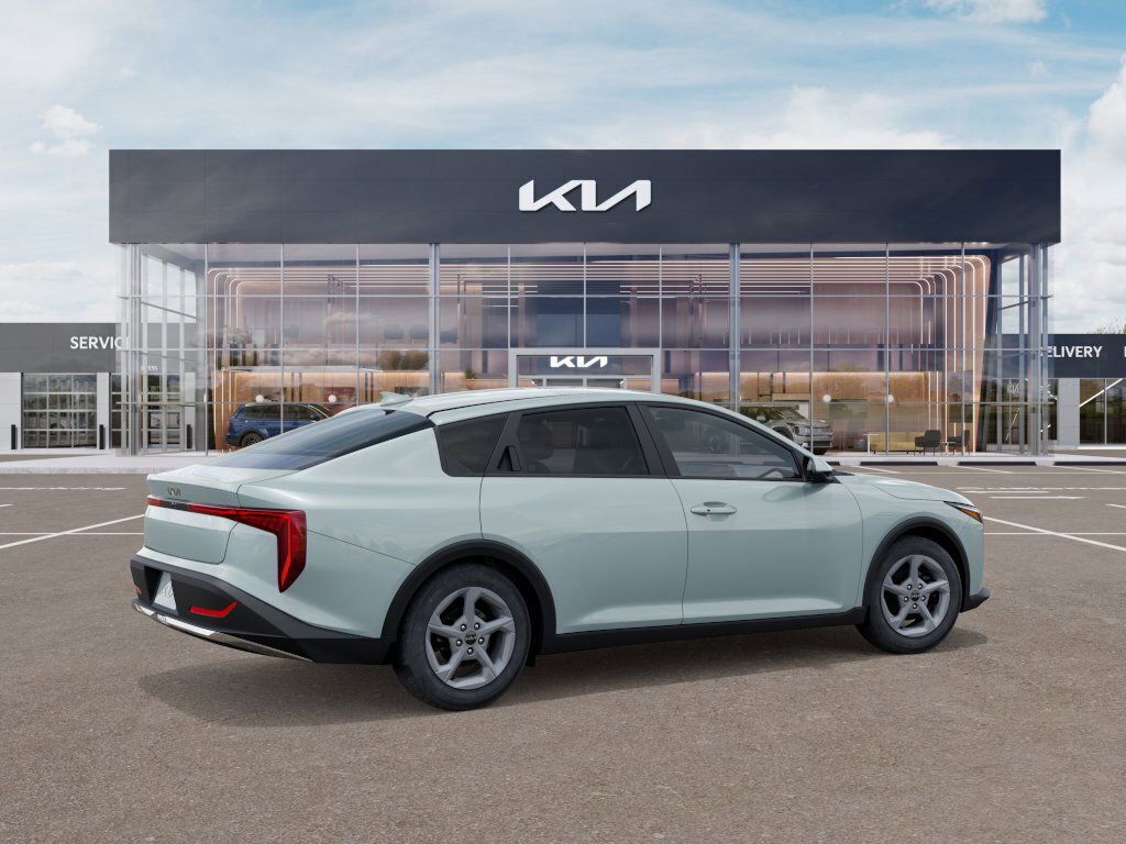 New 2025 Kia K4 FWD image 6