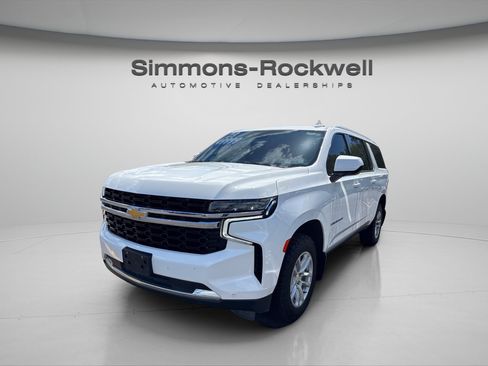 Used 2023 Chevrolet Suburban LS w/ Max Trailering Package AWD/4WD image 2