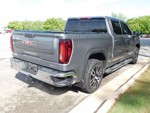 Used 2021 GMC Sierra 1500 SLT w/ SLT Convenience Package AWD/4WD image 4