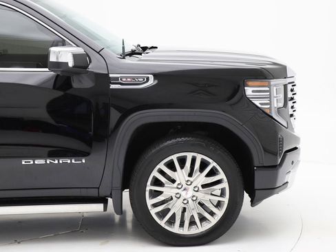 Used 2022 GMC Sierra 1500 Denali w/ Denali Reserve Package image 3