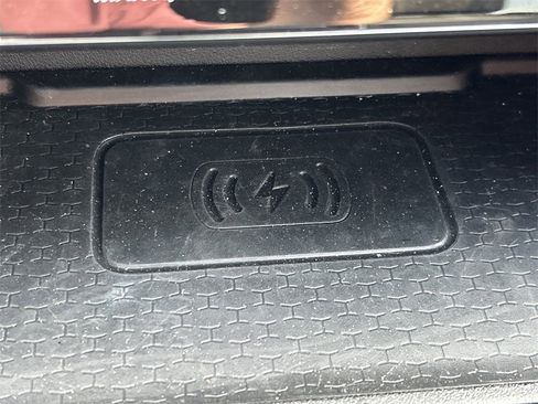 Used 2024 Jaguar F-PACE R-Dynamic S image 34