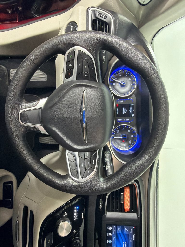 Used 2020 Chrysler Voyager Lxi FWD image 11