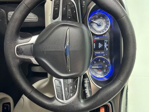 Used 2020 Chrysler Voyager Lxi FWD image 11