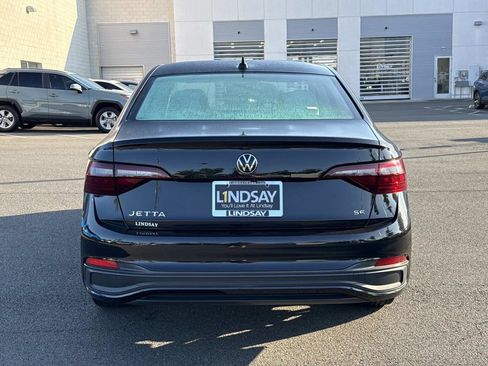 Used 2023 Volkswagen Jetta SE FWD image 4
