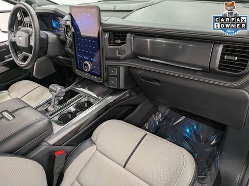 Used 2025 Ford F150 Lightning Platinum image 31