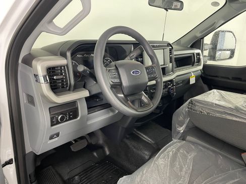 New 2026 Ford F250 XL w/ XL Off-Road Package AWD/4WD image 3