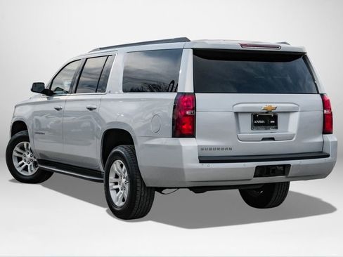 Used 2018 Chevrolet Suburban LT image 8