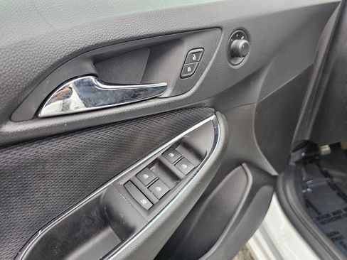 Used 2017 Chevrolet Cruze LT w/ Convenience Package image 26