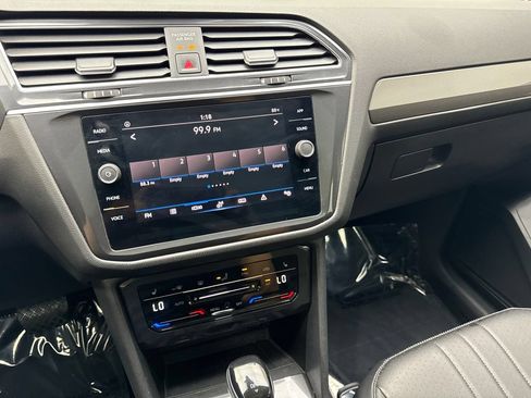 Used 2023 Volkswagen Tiguan SE w/ Panoramic Sunroof Package FWD image 63