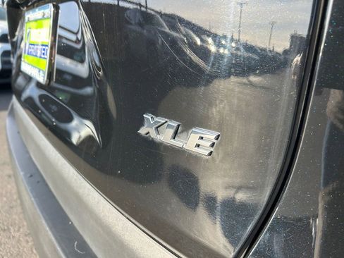 Used 2023 Toyota RAV4 XLE Premium image 31