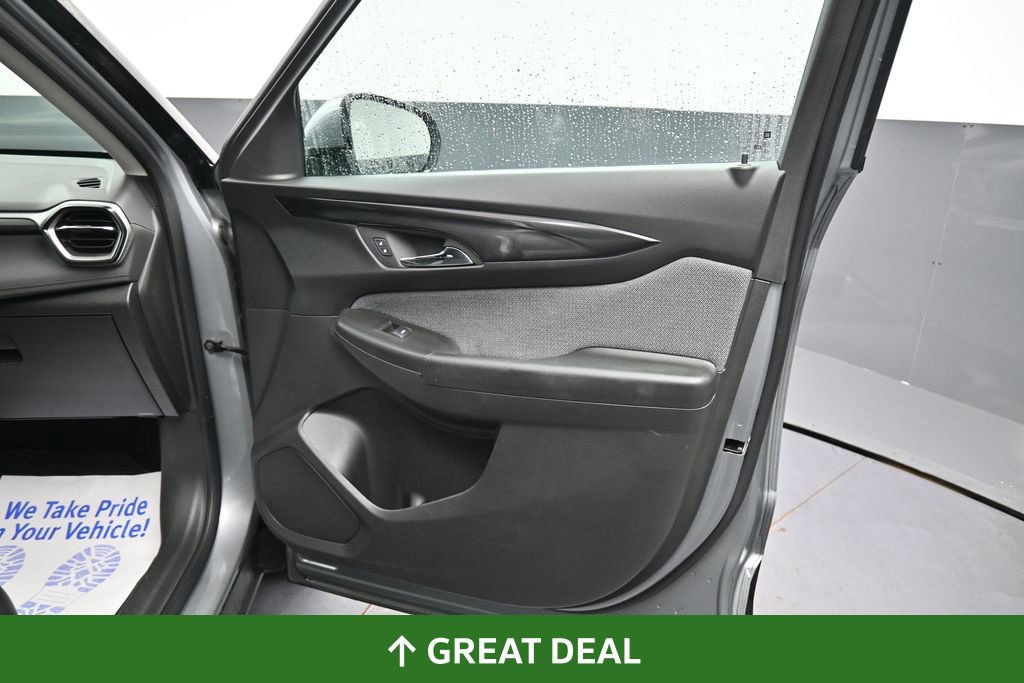 Used 2025 Chevrolet TrailBlazer LT AWD/4WD image 20