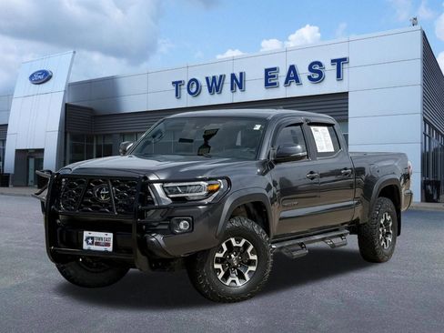 Used 2022 Toyota Tacoma TRD Off-Road w/ TRD Premium Off Road Package AWD/4WD image 1