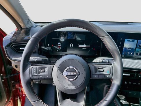Used 2025 Nissan Kicks SR FWD image 13