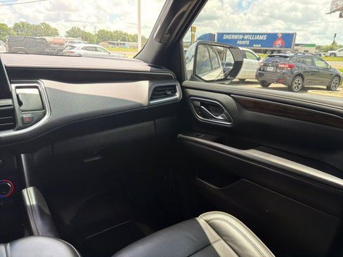 Used 2021 Chevrolet Suburban Premier AWD/4WD image 20
