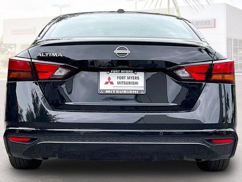Used 2025 Nissan Altima 2.5 SV FWD image 16