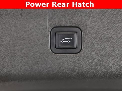 Used 2023 Buick Enclave Avenir image 32