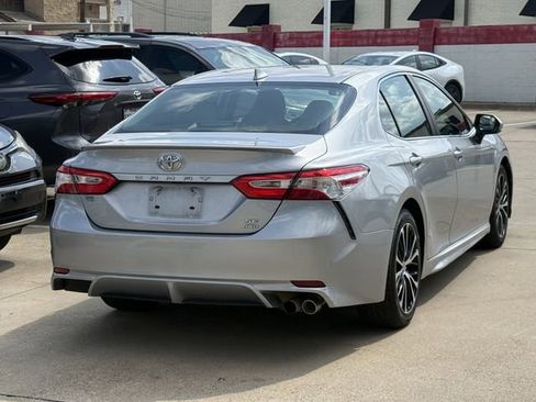 Used 2020 Toyota Camry SE w/ Cold Weather Package AWD/4WD image 4