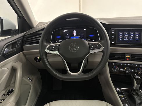 Used 2024 Volkswagen Jetta SE w/ Panoramic Sunroof Package image 19