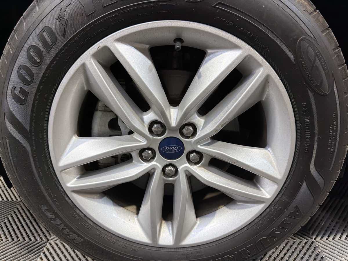 Used 2017 Ford Edge SEL w/ Equipment Group 201A FWD image 31