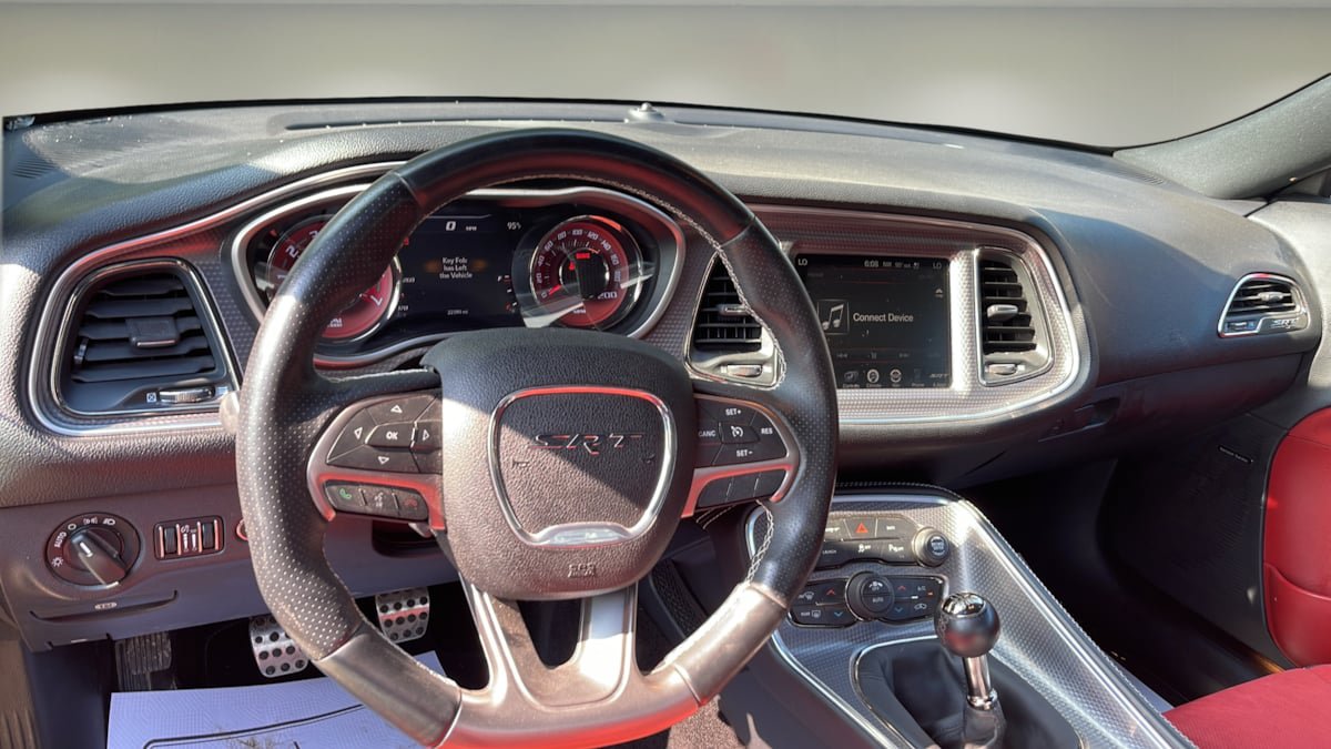 Used 2015 Dodge Challenger SRT Hellcat RWD image 10