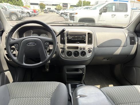 Used 2004 Ford Escape XLT AWD/4WD image 28