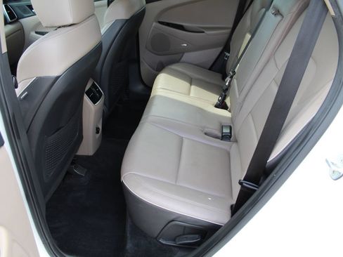 Used 2020 Hyundai Tucson Ultimate w/ Cargo Package AWD/4WD image 11