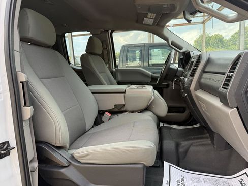 Used 2019 Ford F250 XL w/ Power Equipment Group AWD/4WD image 18
