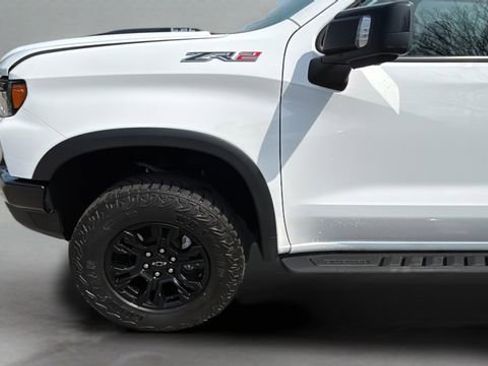 Used 2022 Chevrolet Silverado 1500 ZR2 w/ Technology Package image 34