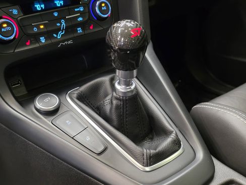 Used 2016 Ford Focus ST w/ Equipment Group 402A FWD image 5