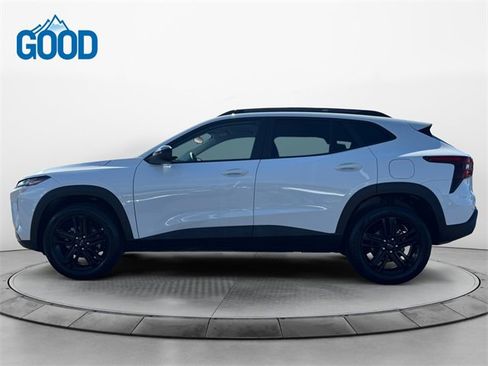 Used 2025 Chevrolet Trax ACTIV w/ Driver Confidence Package image 2