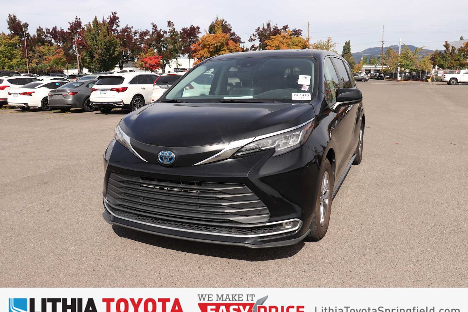 Used 2022 Toyota Sienna XLE FWD image 1