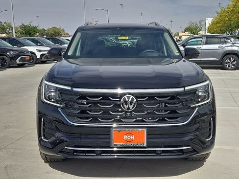 Used 2025 Volkswagen Atlas SEL Premium R-Line image 3