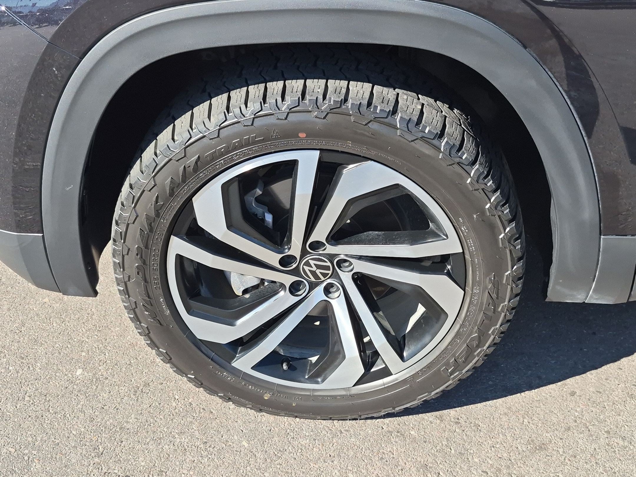 Used 2023 Volkswagen Atlas Cross Sport SEL AWD/4WD image 14