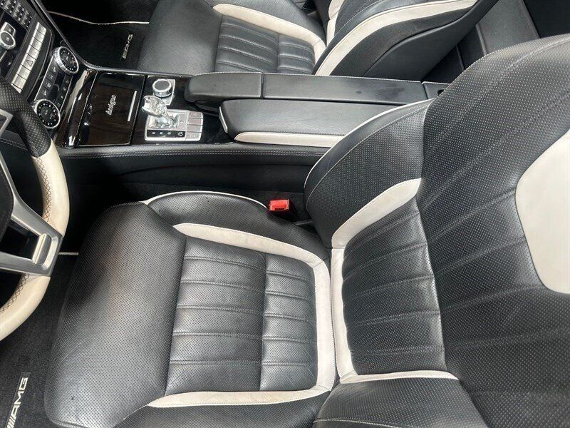 Used 2015 Mercedes-Benz SL 550 w/ White Arrow Edition image 17