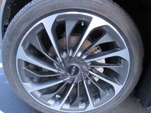 Used 2022 Lincoln Aviator Reserve w/ Equipment Group 201A image 15