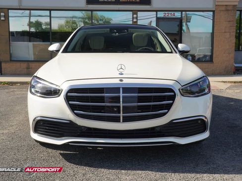 Used 2021 Mercedes-Benz S 580 4MATIC Sedan image 2
