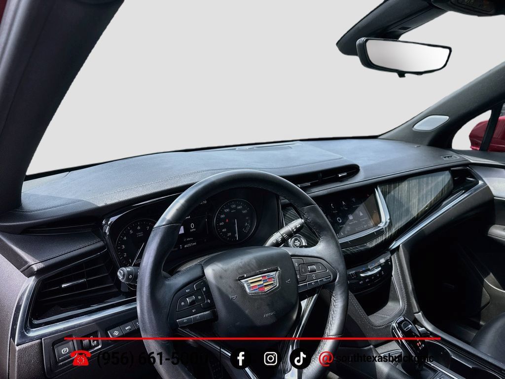 Used 2023 Cadillac XT6 Premium Luxury w/ Technology Package FWD image 13