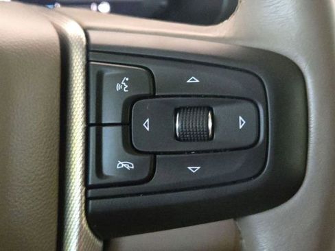 Used 2022 GMC Yukon Denali w/ Denali Premium Package image 13